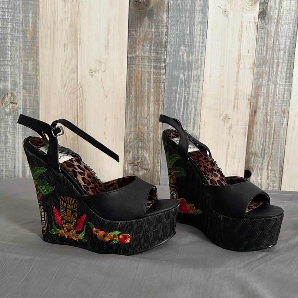 New in box Bettie Page shoes by Ellie